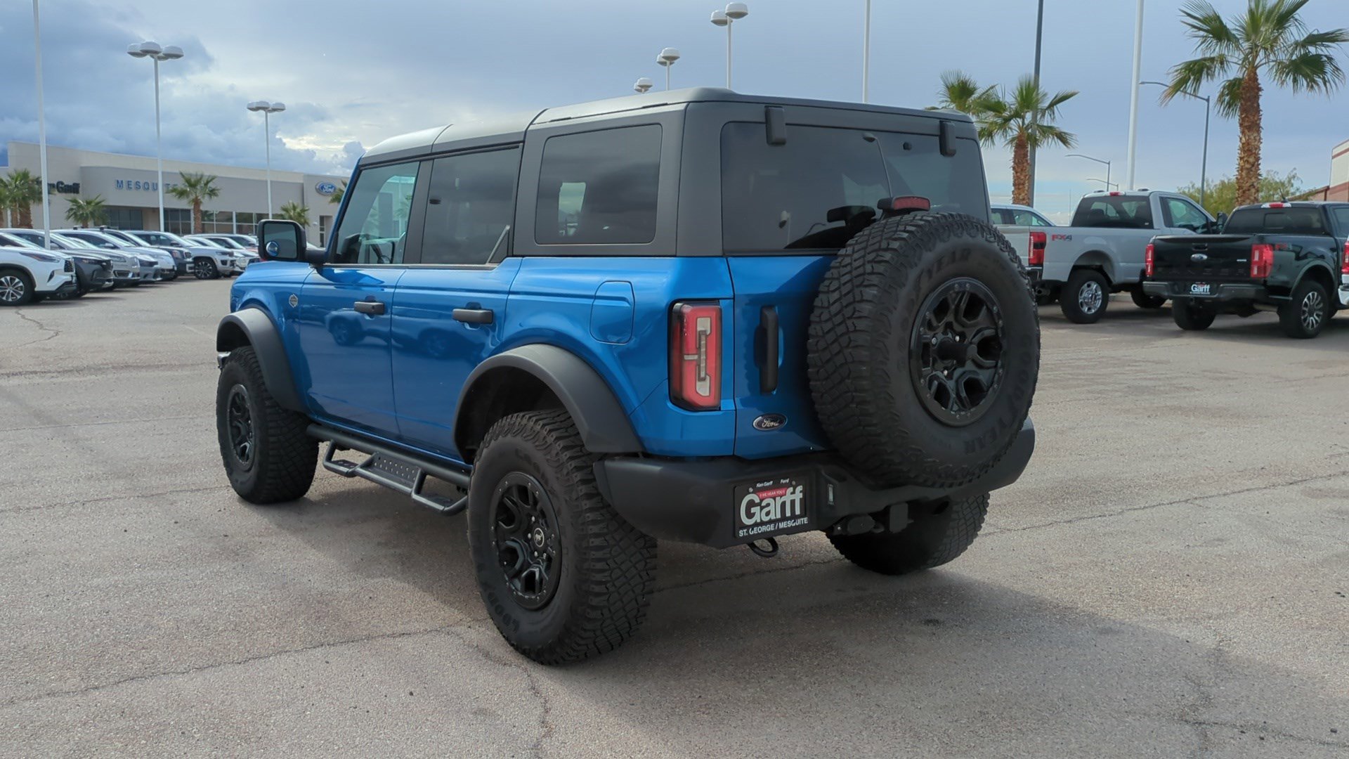 2023 Ford Bronco Base photo 4