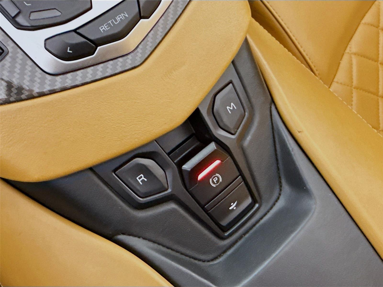 2015 Lamborghini Aventador LP 700-4 Roadster photo 19