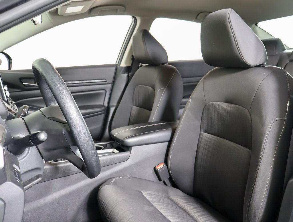 2024 Nissan Altima 2.5 SV photo 7