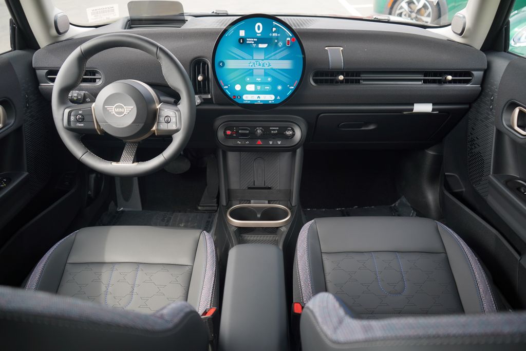 2025 Mini Cooper 2 Door Hardtop Iconic photo 7