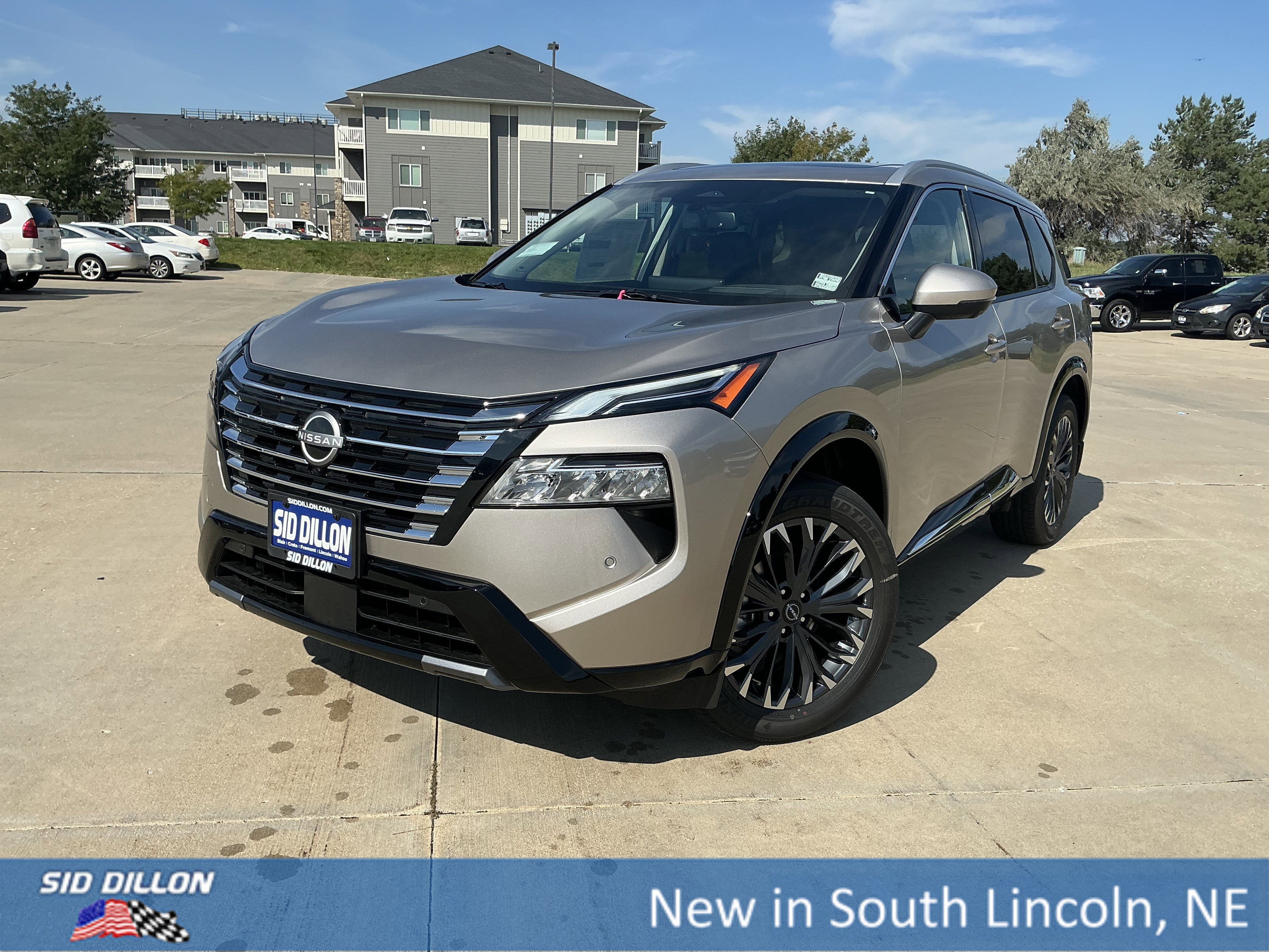 2026 Nissan Rogue Platinum's photo