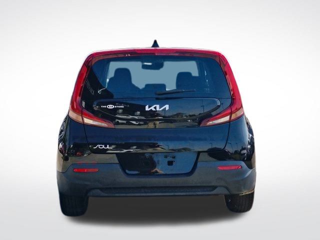 2022 Kia Soul LX photo 2