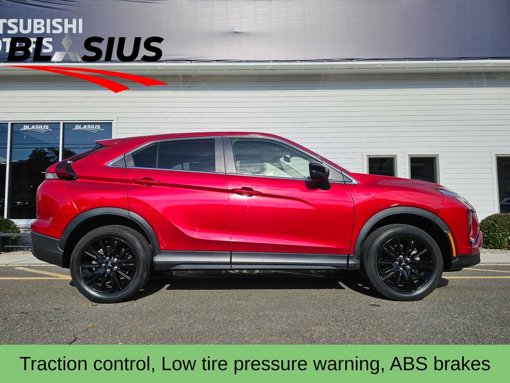 2023 Mitsubishi Eclipse Cross LE photo 4