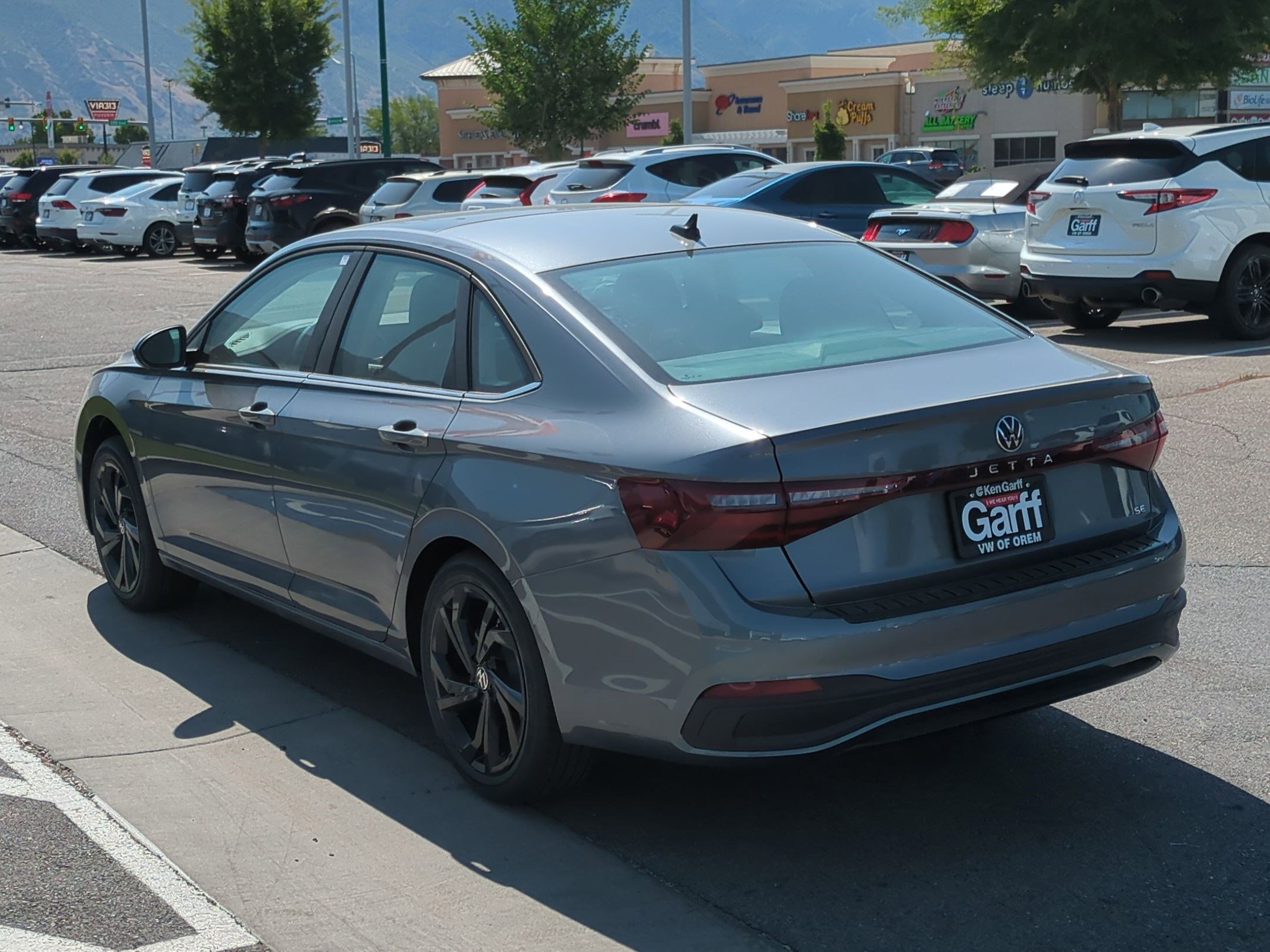 2025 Volkswagen Jetta SE photo 4