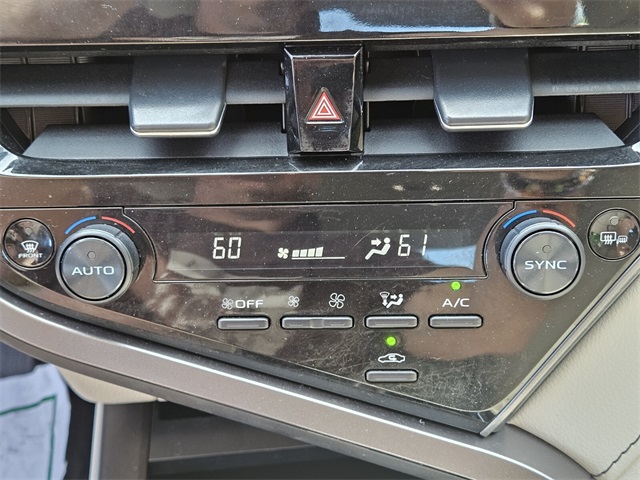 2023 Toyota Camry Hybrid LE photo 22