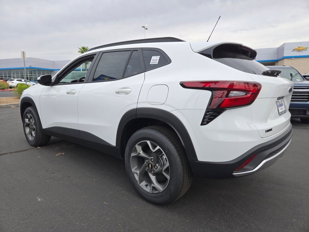 2026 Chevrolet Trax LT photo 3