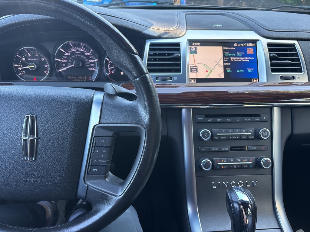 2012 Lincoln MKS EcoBoost photo 4