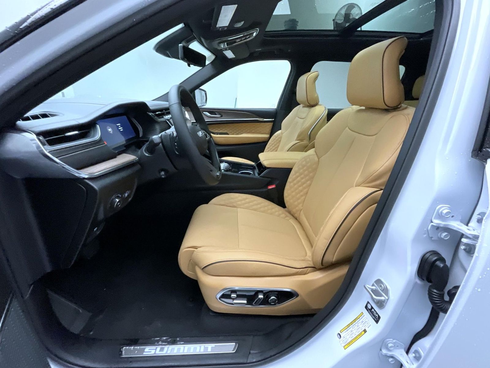 2025 Jeep Grand Cherokee L Summit photo 10