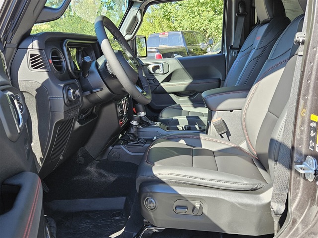 2025 Jeep Wrangler Rubicon X photo 5