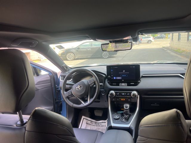 2024 Toyota RAV4 Hybrid XSE photo 30