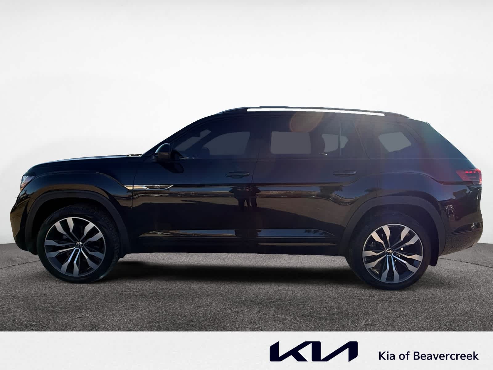2022 Volkswagen Atlas V6 SEL Premium R-Line photo 2