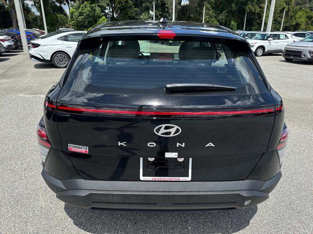 2026 Hyundai Kona SE photo 3