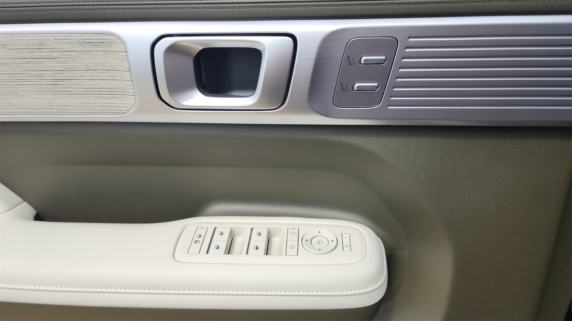 2025 Hyundai Santa Fe Calligraphy photo 16