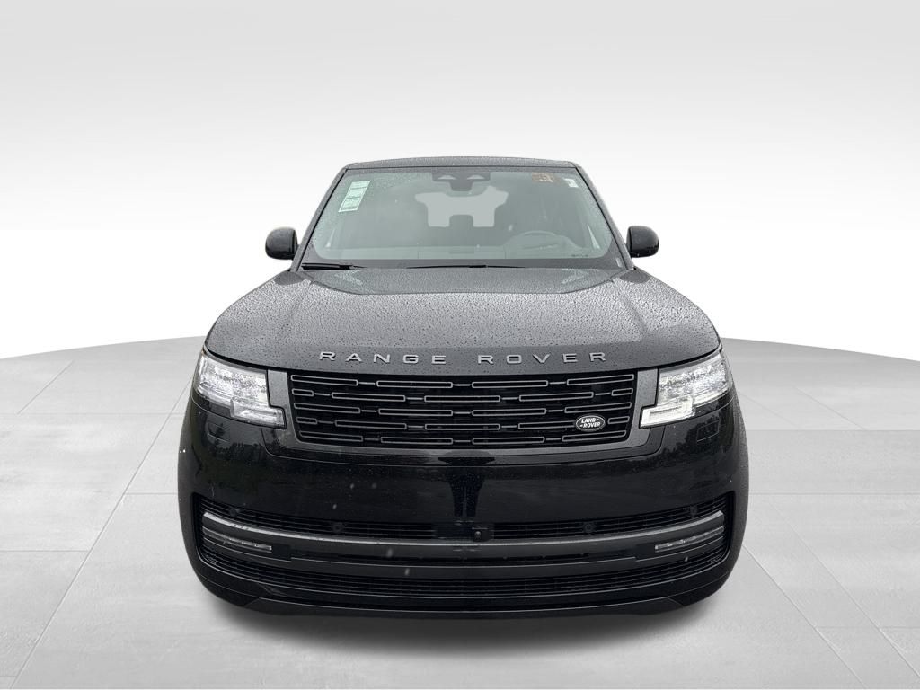 2025 Land Rover Range Rover SE photo 3