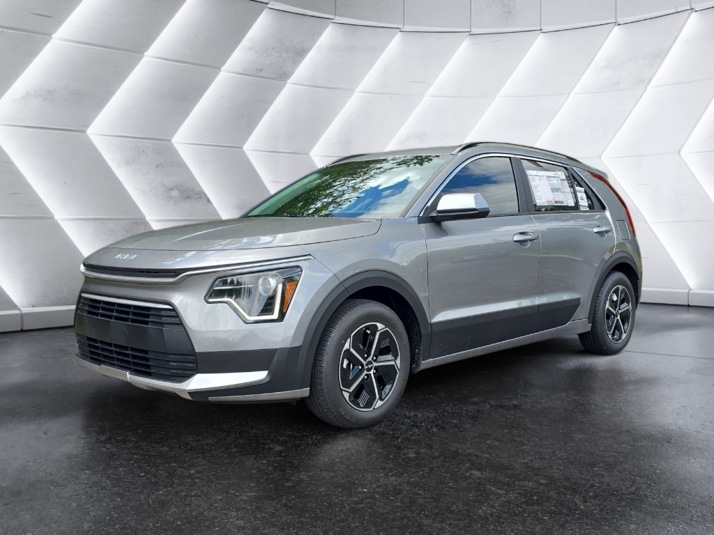 2025 Kia Niro LX's photo