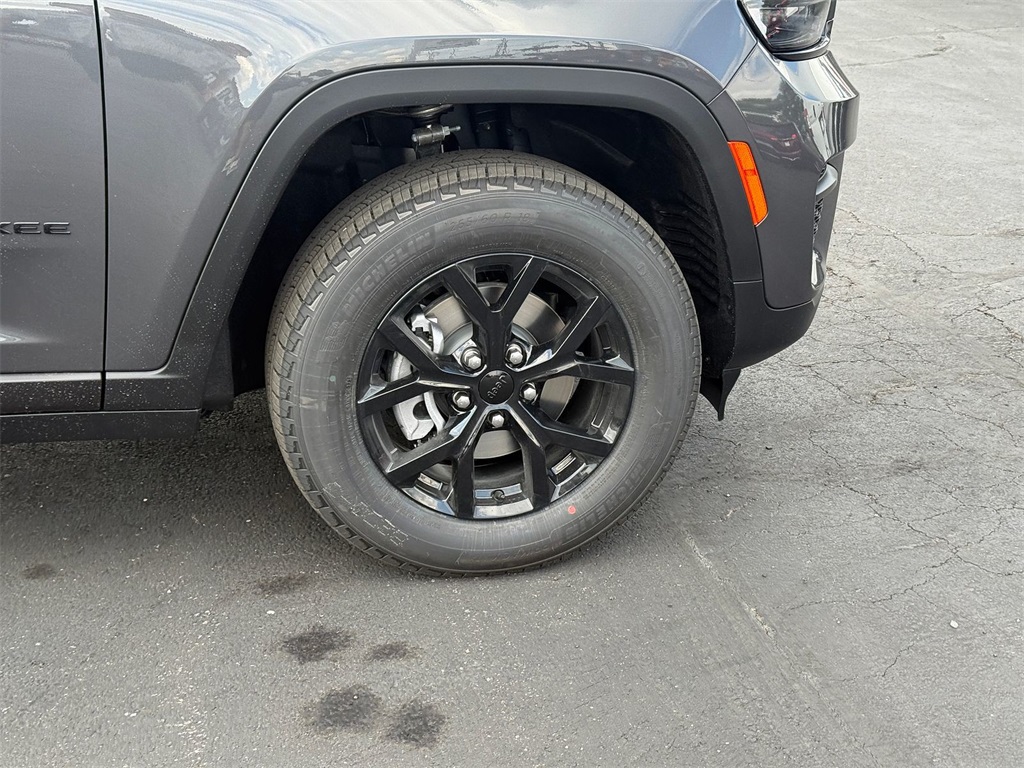 2025 Jeep Grand Cherokee Altitude X photo 4