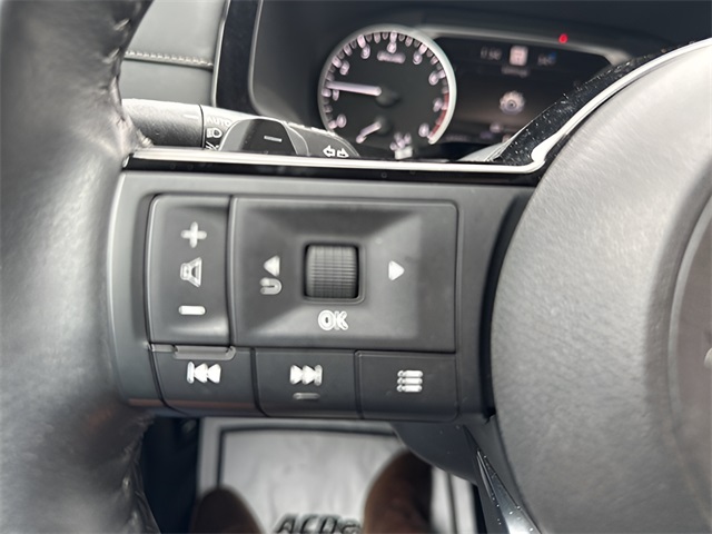 2023 Nissan Pathfinder SL photo 14