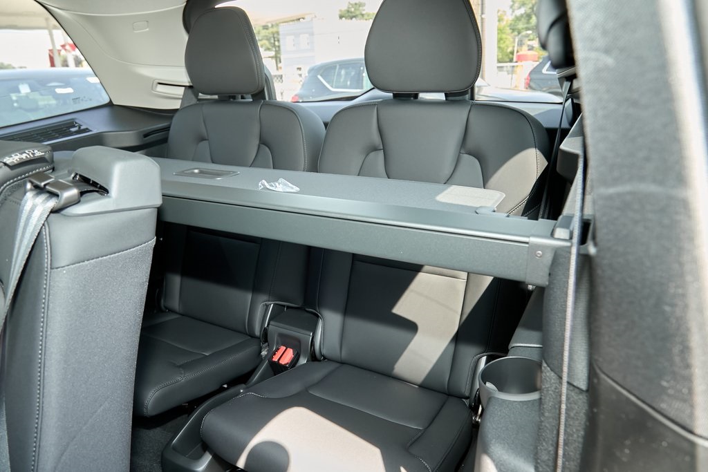 2025 VOLVO XC90 - Image 17