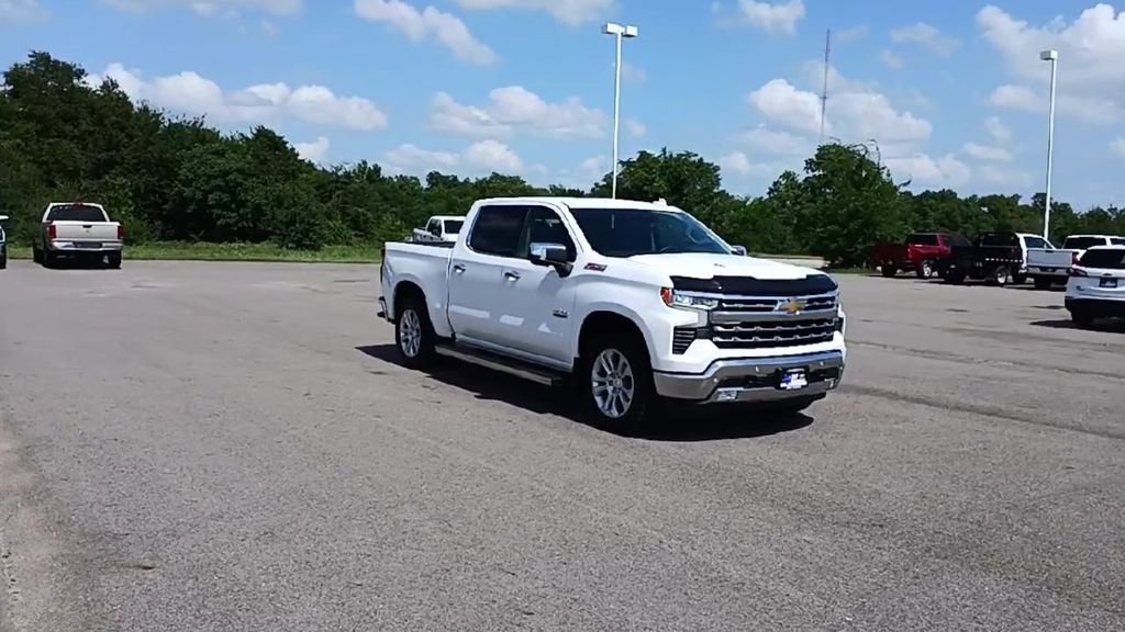 2025 Chevrolet Silverado 1500 LTZ photo 2