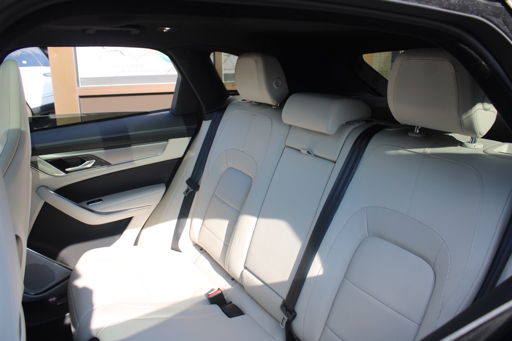 2024 Jaguar F-PACE R-Dynamic S P400 photo 22