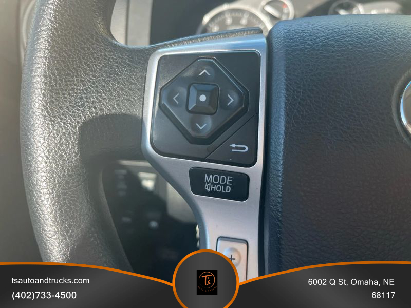 2016 Toyota Tundra CrewMax SR5 photo 14