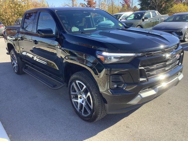 2023 Chevrolet Colorado Z71 photo 3