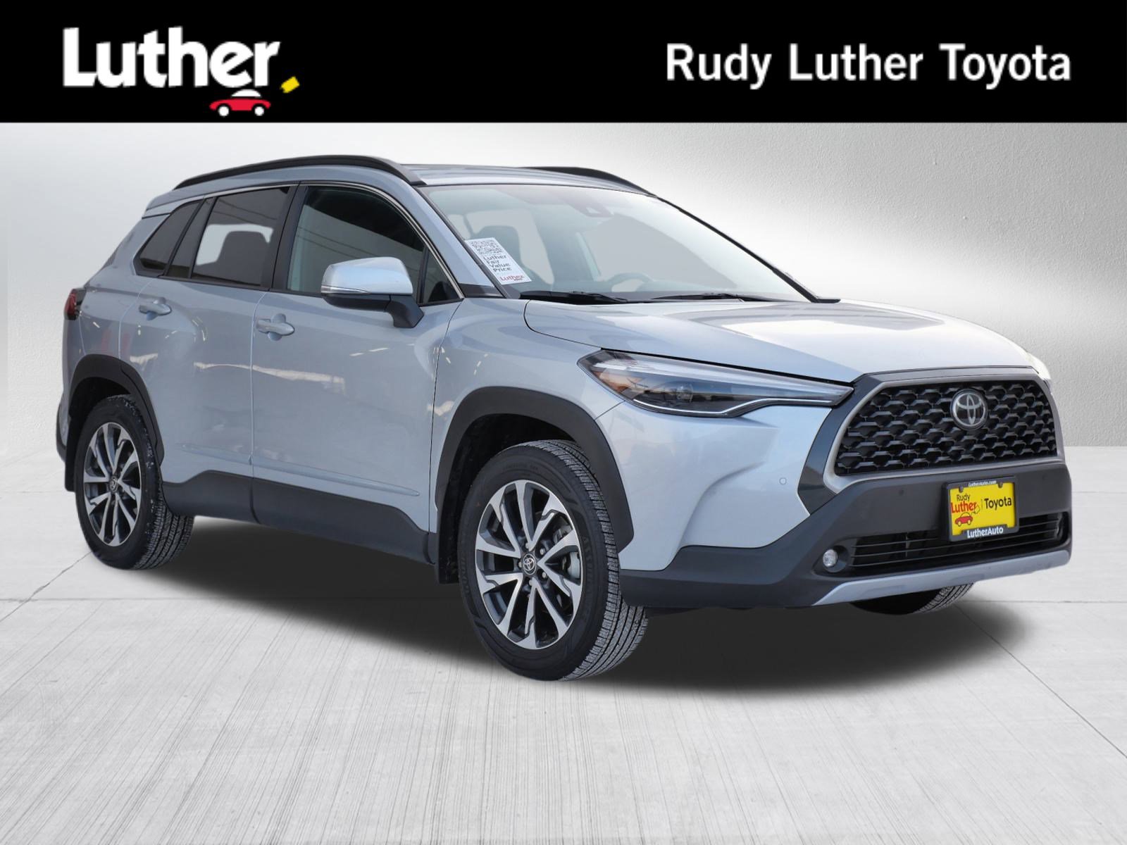 2022 Toyota Corolla Cross XLE's photo