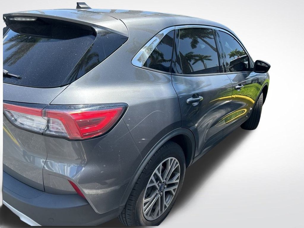 2022 Ford Escape SEL photo 2