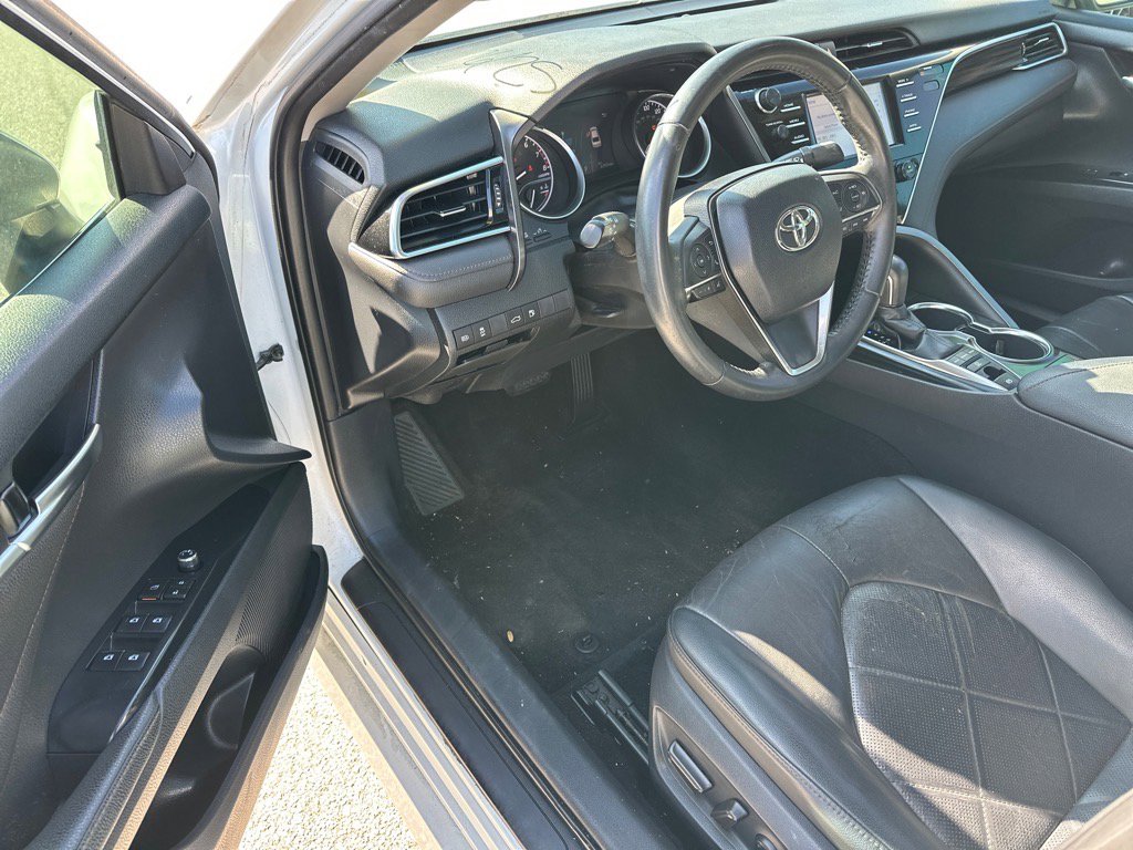 2018 Toyota Camry XLE photo 5