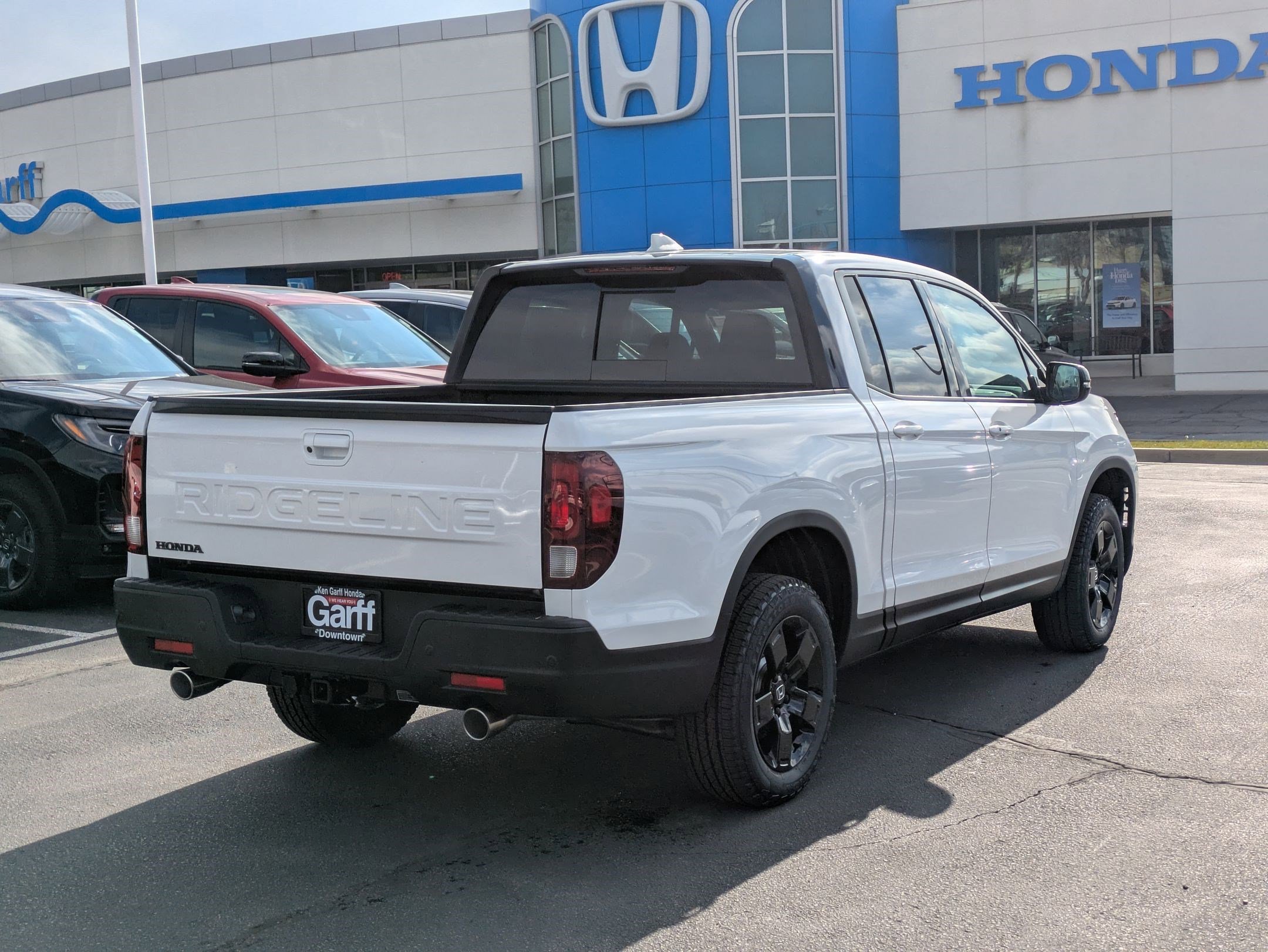 2026 Honda Ridgeline Black Edition photo 2