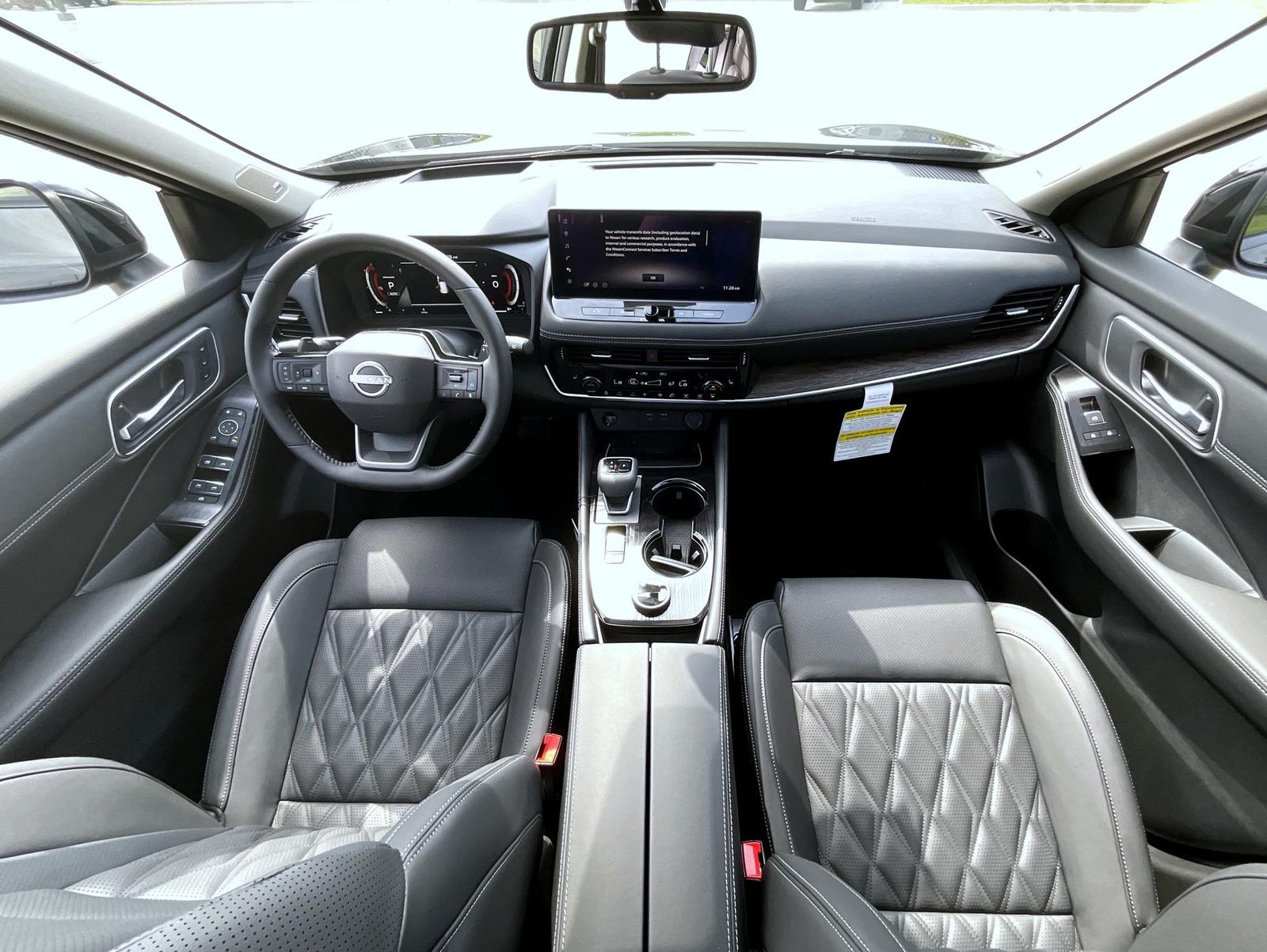 2026 Nissan Rogue Platinum photo 13