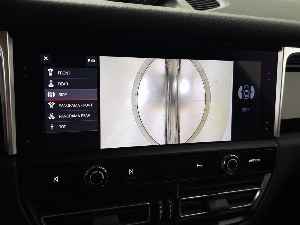 2022 PORSCHE MACAN - Image 28