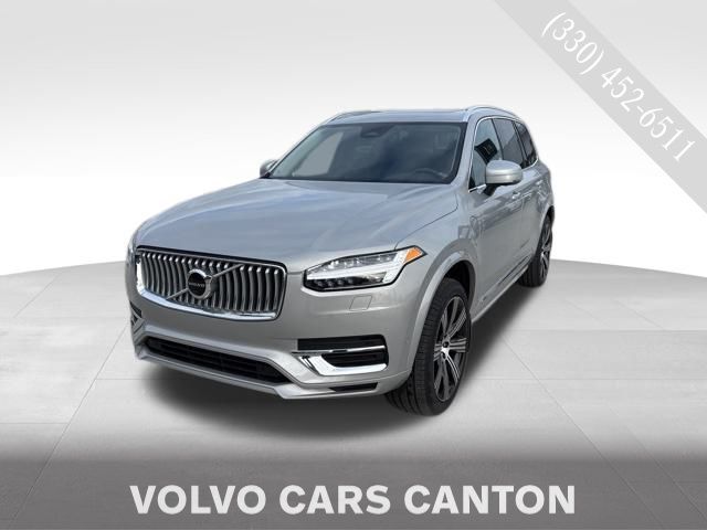 2023 Volvo XC90 Plus's photo