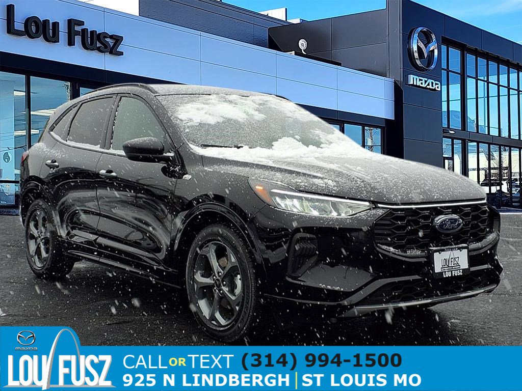 2023 Ford Escape ST-Line's photo