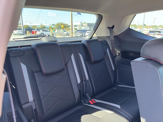 2025 Volkswagen Atlas Peak Edition SE photo 11