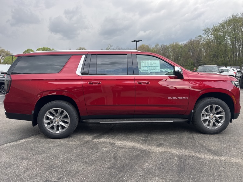 2025 Chevrolet Suburban Premier photo 2