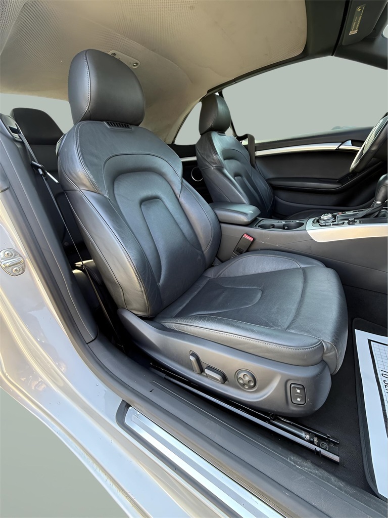 2010 Audi A5 2.0T Premium Quattro photo 16
