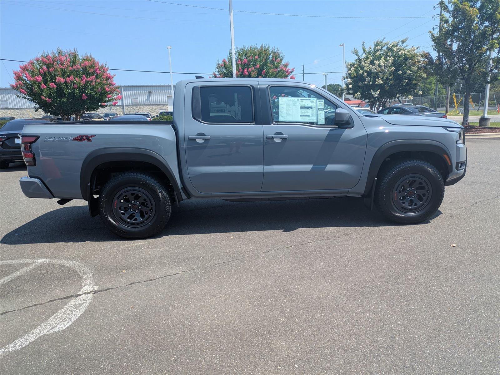 2025 Nissan Frontier PRO-4X photo 4