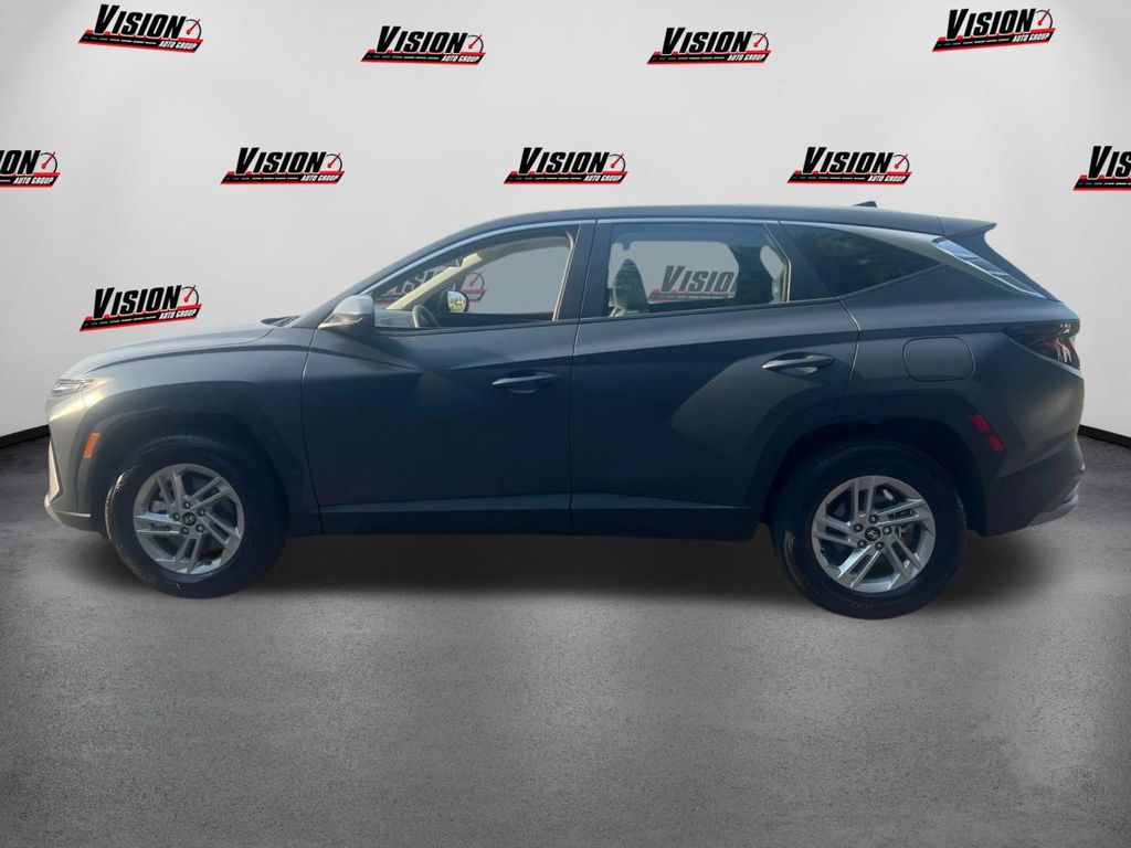 2025 Hyundai Tucson SE photo 8