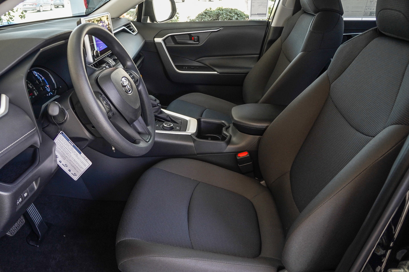 2025 Toyota RAV4 Hybrid LE photo 18