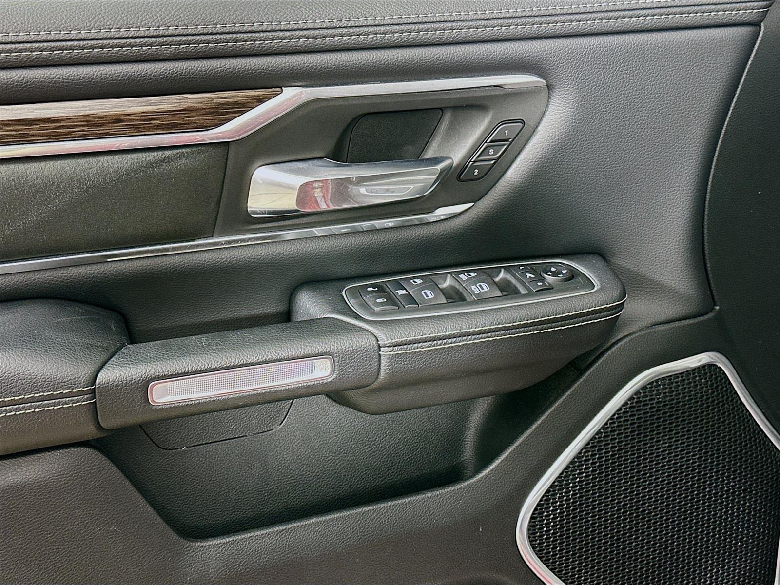 2020 Ram 1500 Laramie photo 17