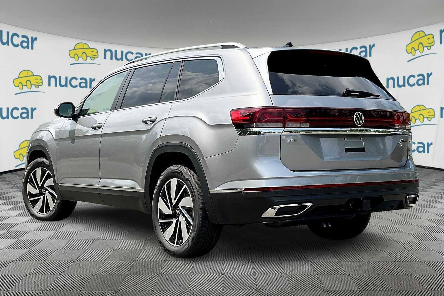 2025 Volkswagen Atlas SEL photo 4
