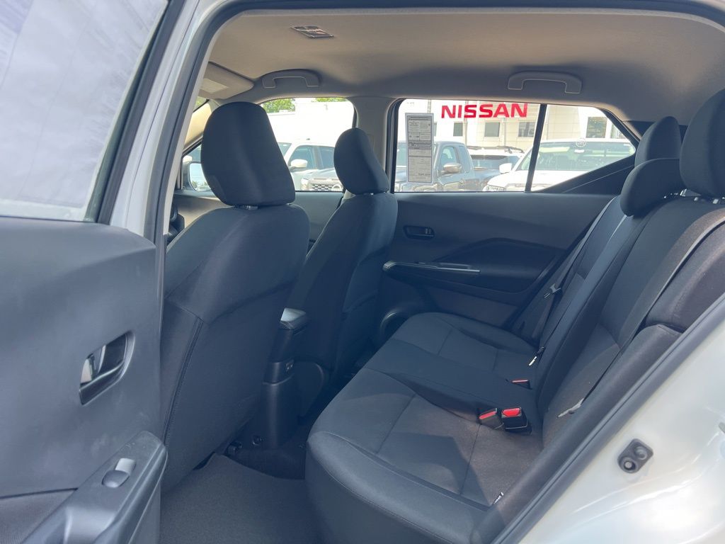 2025 Nissan Kicks Play S photo 2