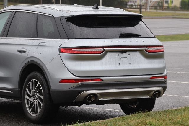 2022 Lincoln Corsair Standard photo 7