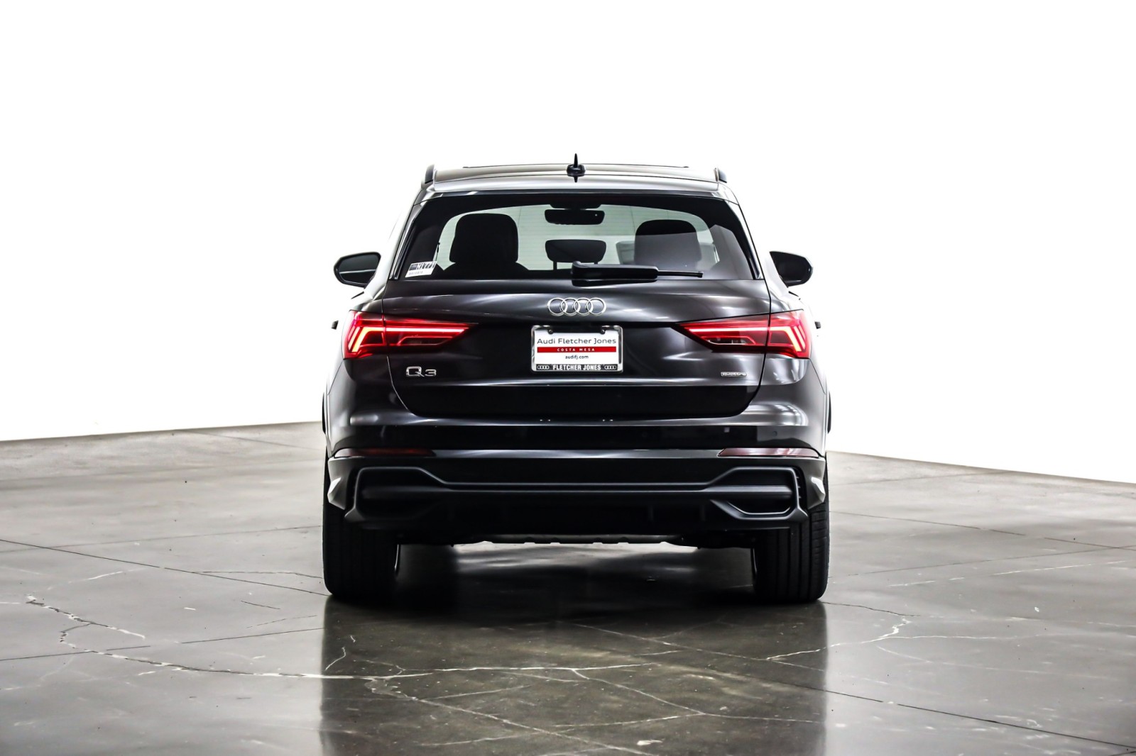 2025 Audi Q3 S line Premium 45 TFSI photo 3