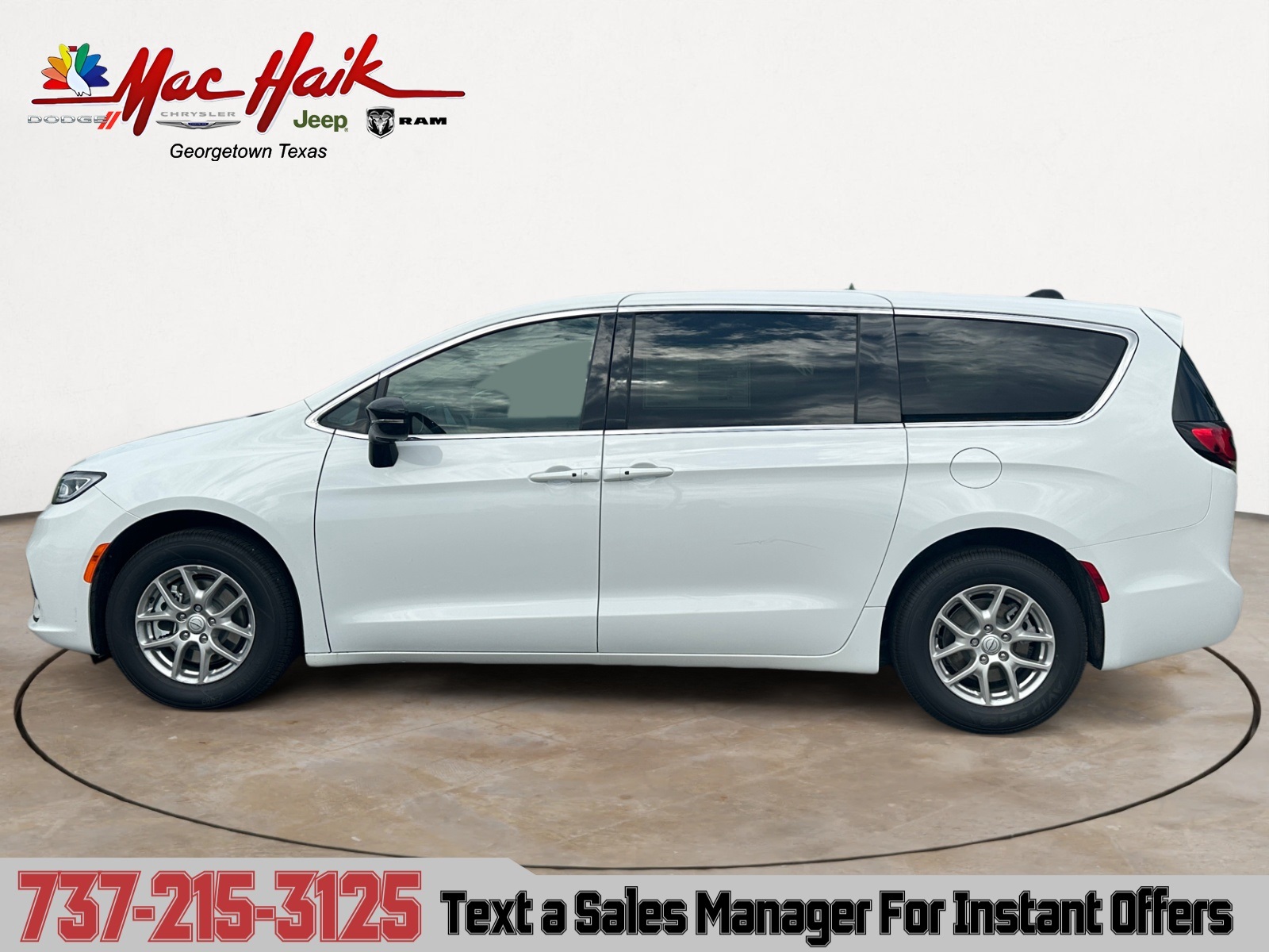 2025 Chrysler Pacifica photo 2