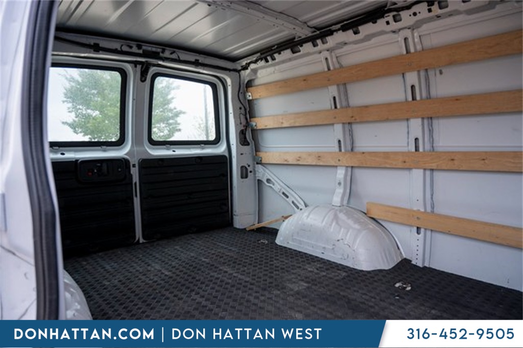 2023 Chevrolet Express 2500 Work Cargo Van photo 17