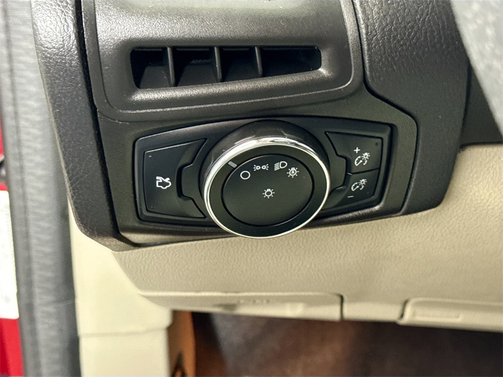 2014 Ford Focus SE photo 31