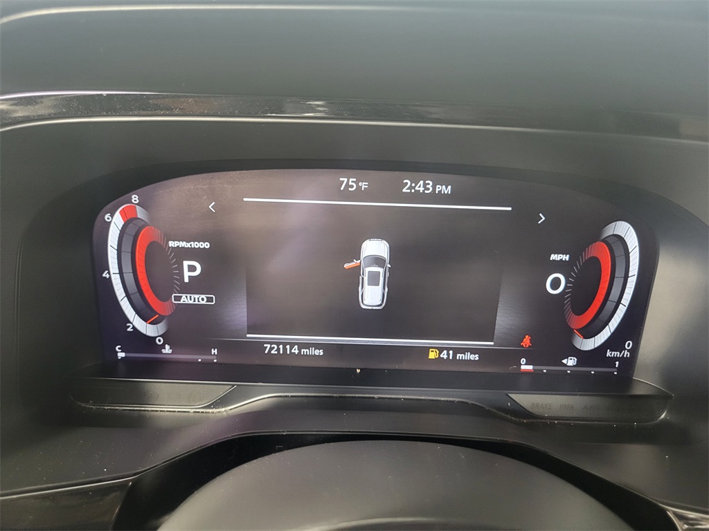 2022 Nissan Pathfinder Platinum photo 10