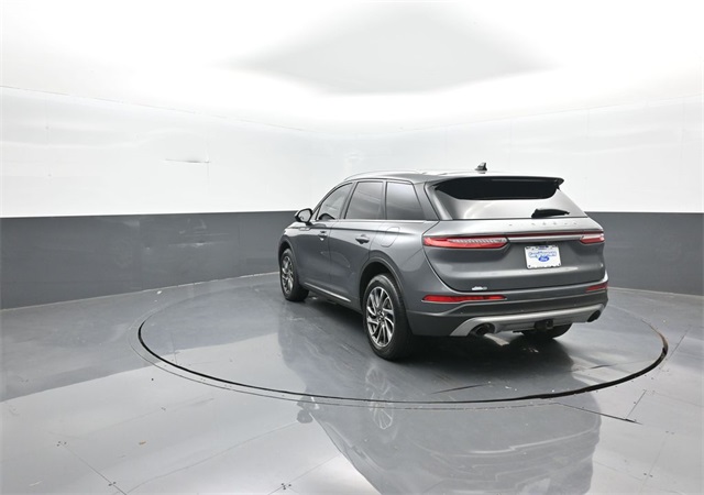 2021 Lincoln Corsair Standard photo 4